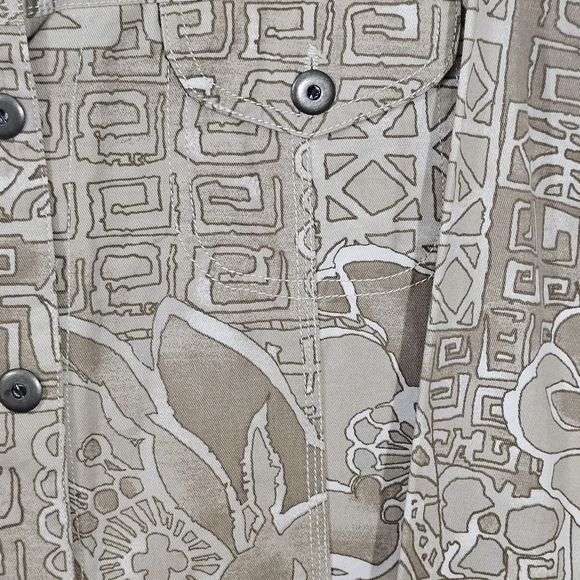 Women’s Chico’s Shacket Size 2 100% Cotton Button Front Jacket with Pockets - Picture 8 of 15